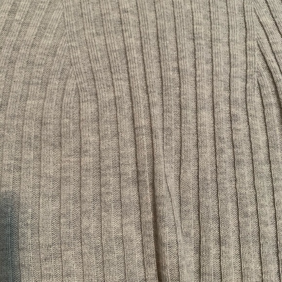Aritzia knit long sleeve - Picture 6 of 6
